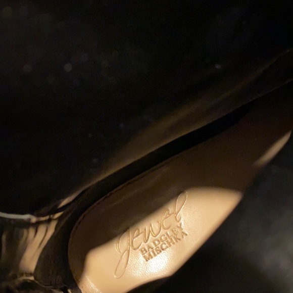 👢Badgley Mischka Back zipper, 2” kitten heel. Soft stretch shimmer fabric - Picture 5 of 8